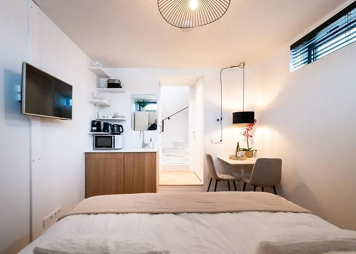 Beautiful Amstel Houseboat